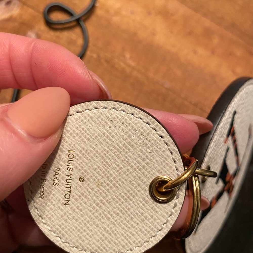 LV key/bag tag - Picture 6 of 7
